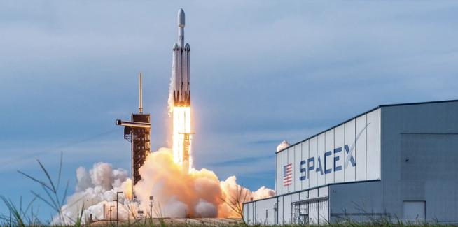 回声星通信以约170亿美元价格向SpaceX出售频谱,股价飙升20%